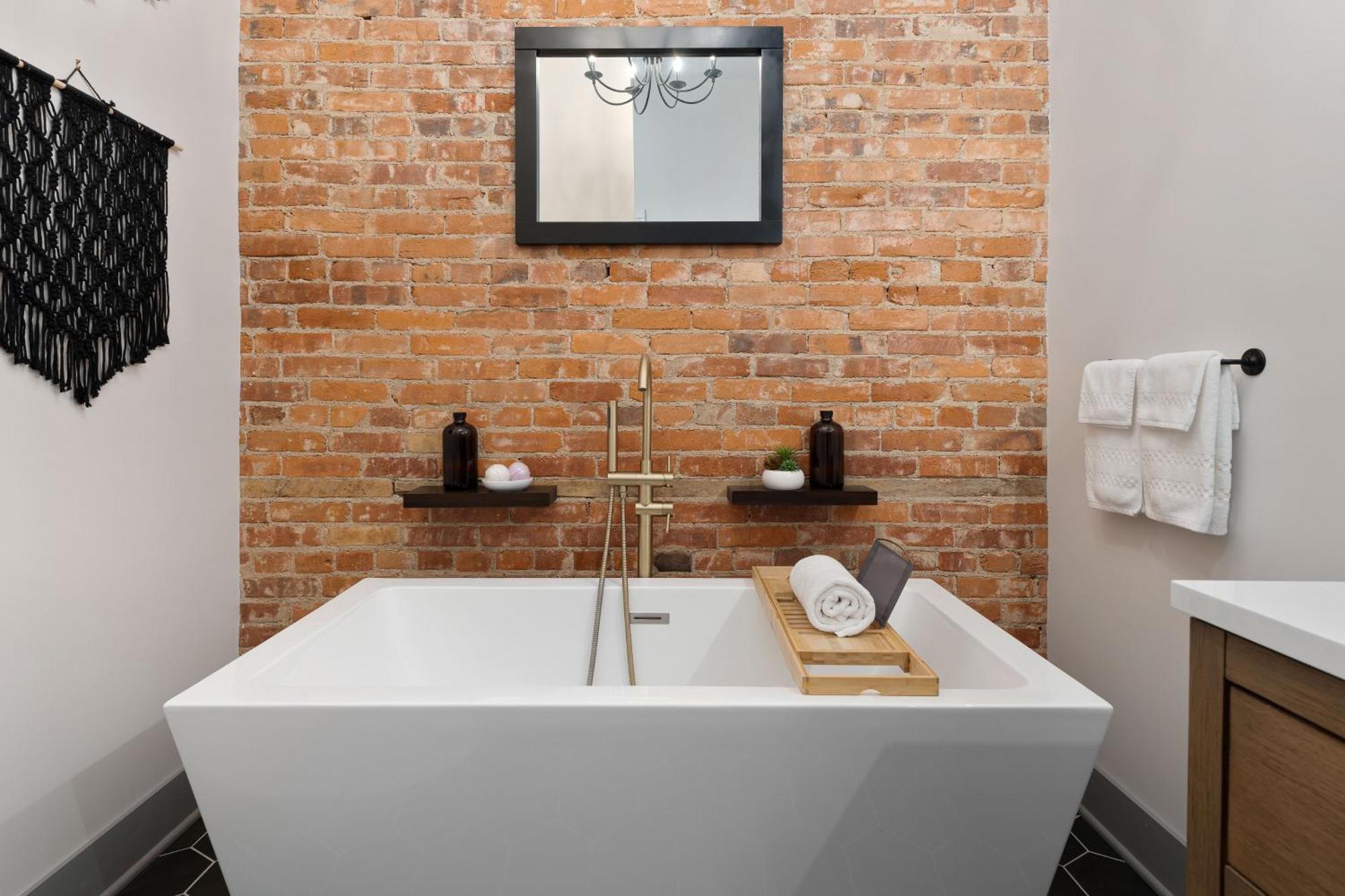 Spacious Luxury Apt In Historic Downtown - Oh Amish Country Millersburg Exteriér fotografie