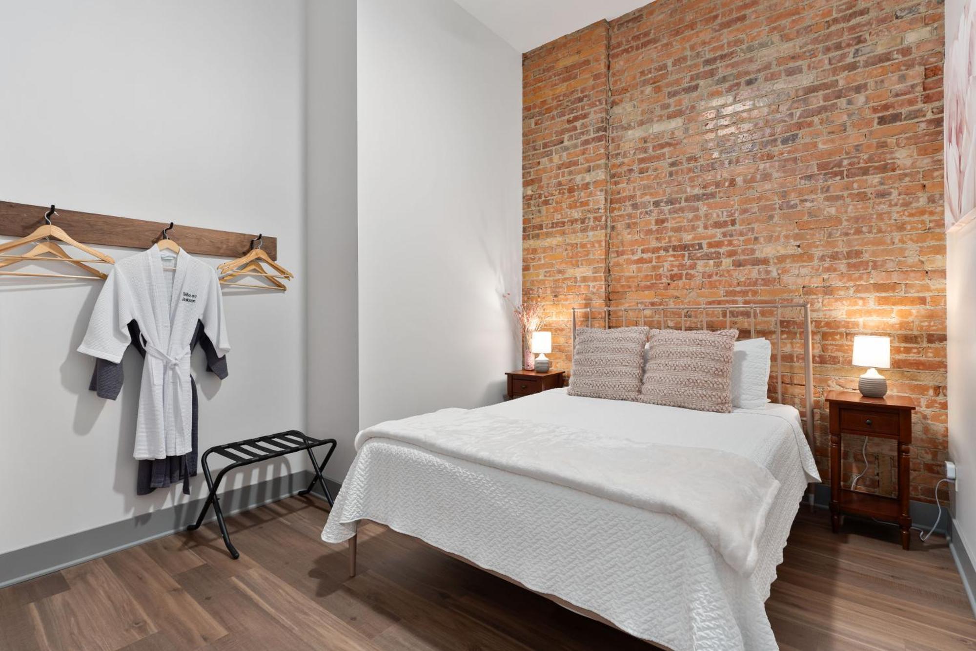 Spacious Luxury Apt In Historic Downtown - Oh Amish Country Millersburg Exteriér fotografie